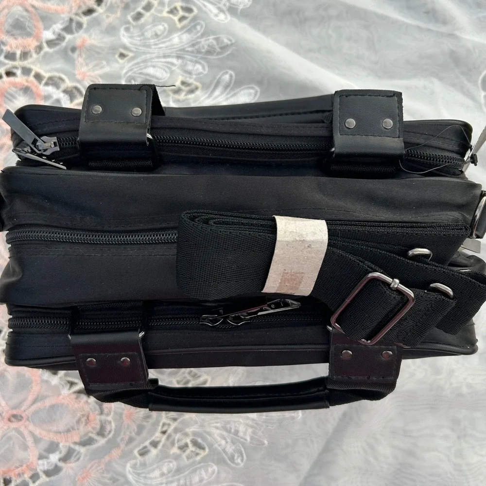 Leif Los Angeles Messenger Bag Black Multi Compartment Techwear Minimalist